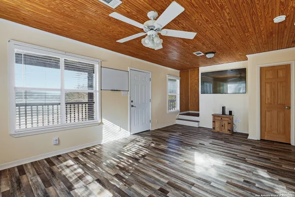 $340,000 | 622 Pebble Beach Road, Lakehills, TX 78063