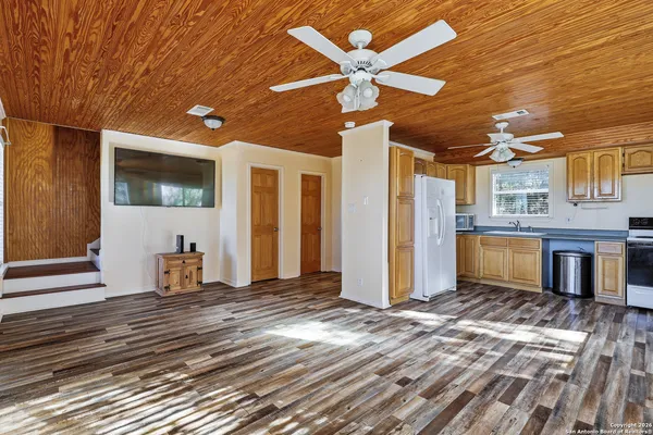 $340,000 | 622 Pebble Beach Road, Lakehills, TX 78063