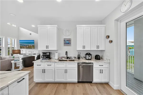 $2,499,000 | 553 Estero Boulevard, Fort Myers Beach, FL 33931