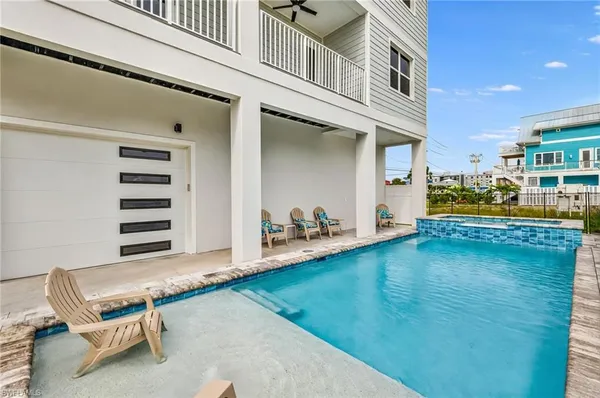 $2,499,000 | 553 Estero Boulevard, Fort Myers Beach, FL 33931