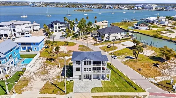$2,499,000 | 553 Estero Boulevard, Fort Myers Beach, FL 33931