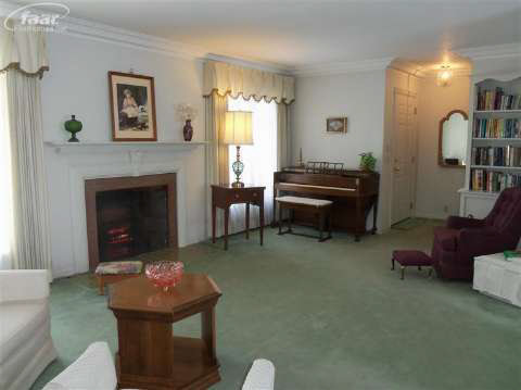 1821 Colchester Road Flint, MI 48503 - Photo 4 of 25 20390967-3.JPG