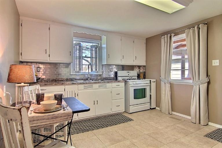 526 Ridgelawn Street Crown Point, IN 46307 - Photo 6 of 10 767x511