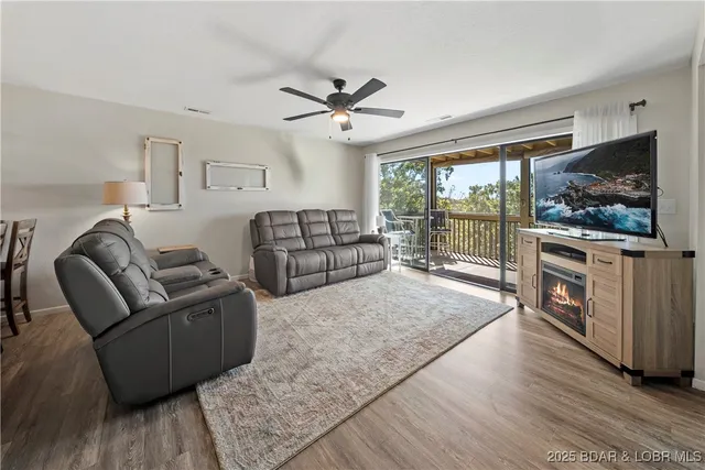 $269,000 | 2500 Bay Point Lane, Unit 721, Osage Beach, MO 65065