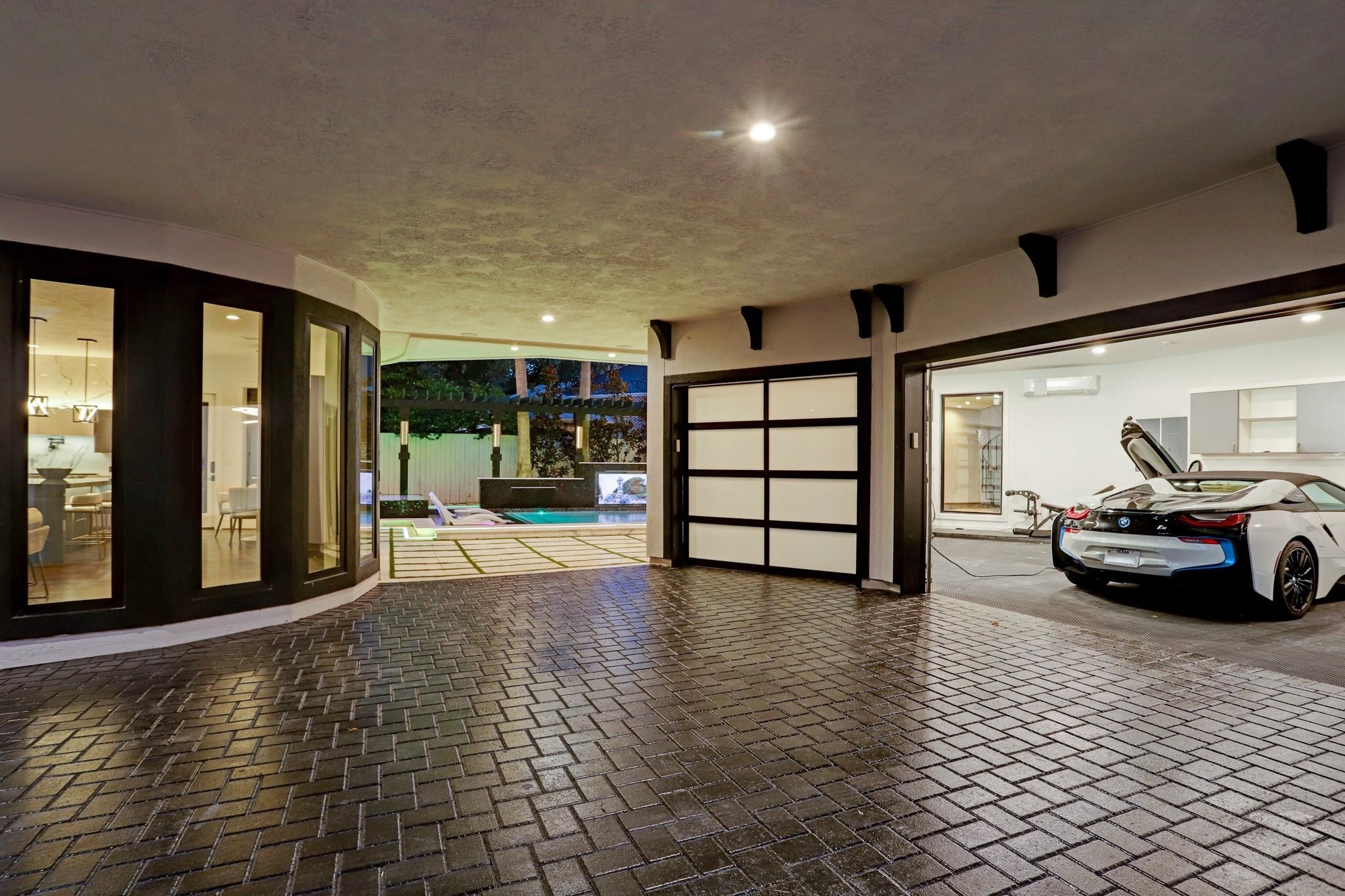 5158 Huckleberry Circle Houston, TX 77056 - Photo 3 of 31