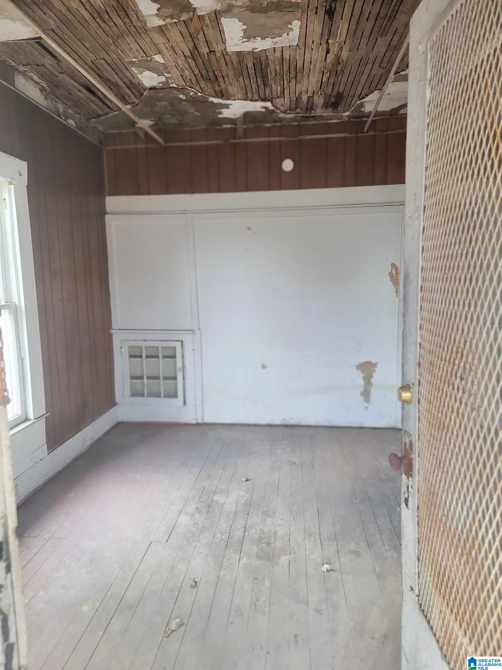 2404 30th Street Southwest Birmingham, AL 35208 - Photo 8 of 13