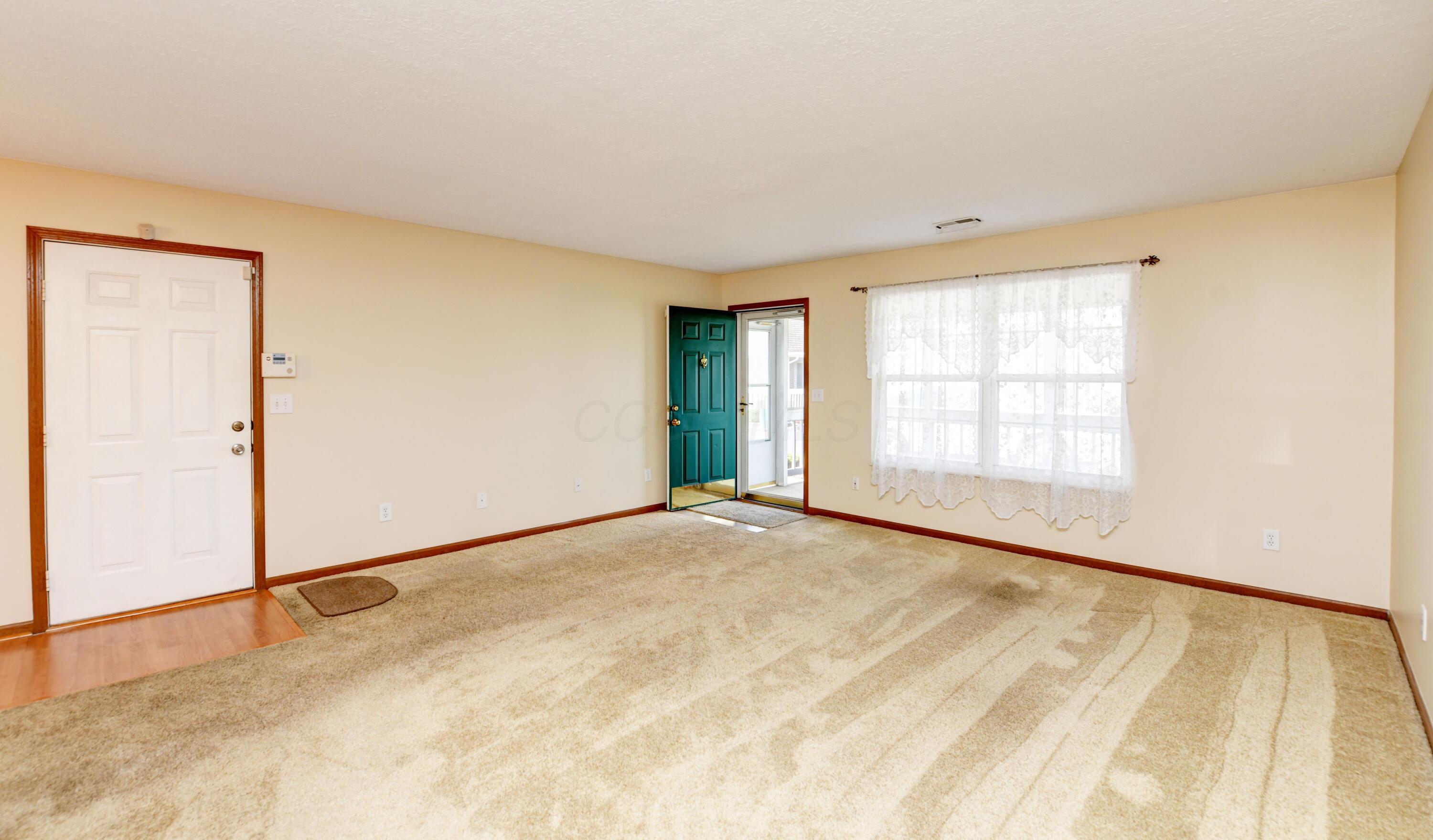 279 Goose Pond Road, Unit D Newark, OH 43055 - Photo 7 of 32 Living Space (4)