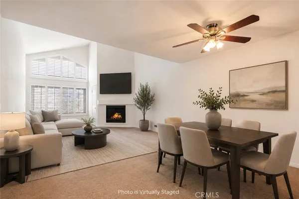$459,900 | 5530 Owensmouth Avenue, Unit 324, Woodland Hills, CA 91367