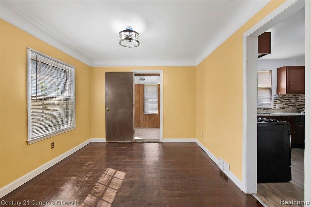 8089 Meyers Road Detroit, MI 48228 - Photo 6 of 22