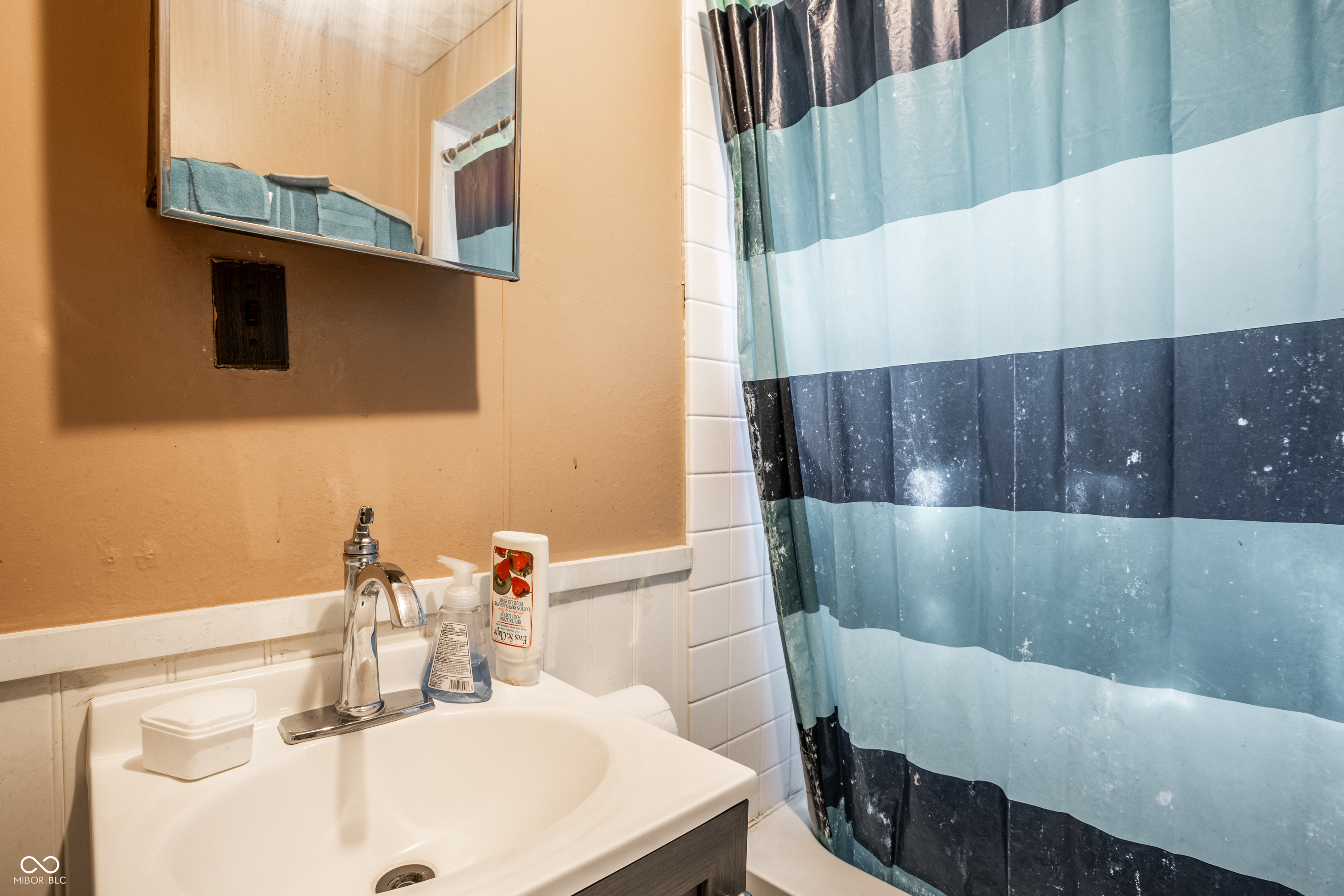 617-619 North Riley Avenue Indianapolis, IN 46201 - Photo 15 of 40