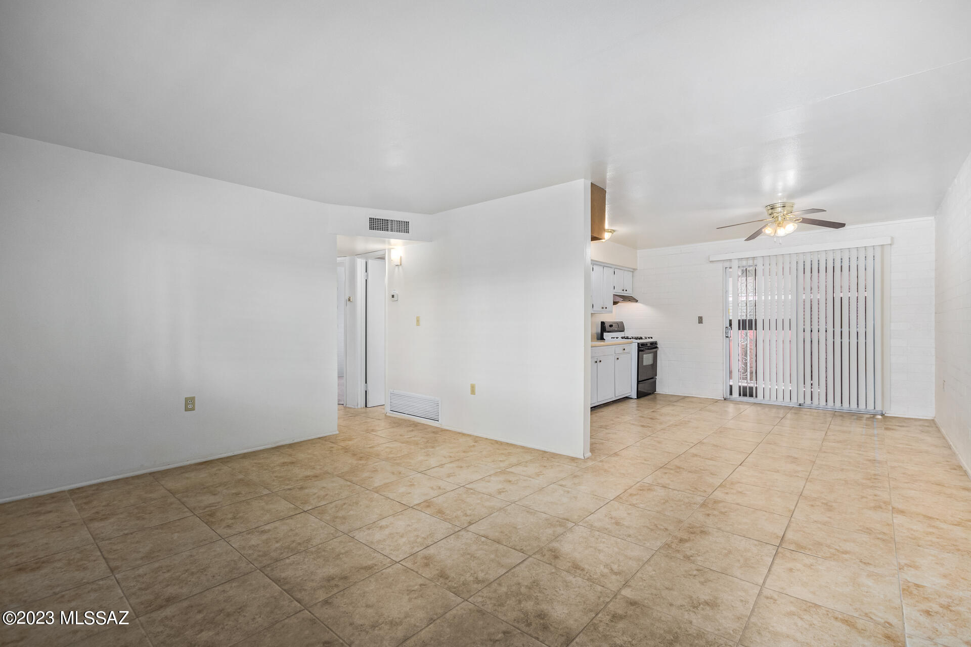 414 North Silverbell Road Tucson, AZ 85745 - Photo 9 of 28 Gallery Image 9