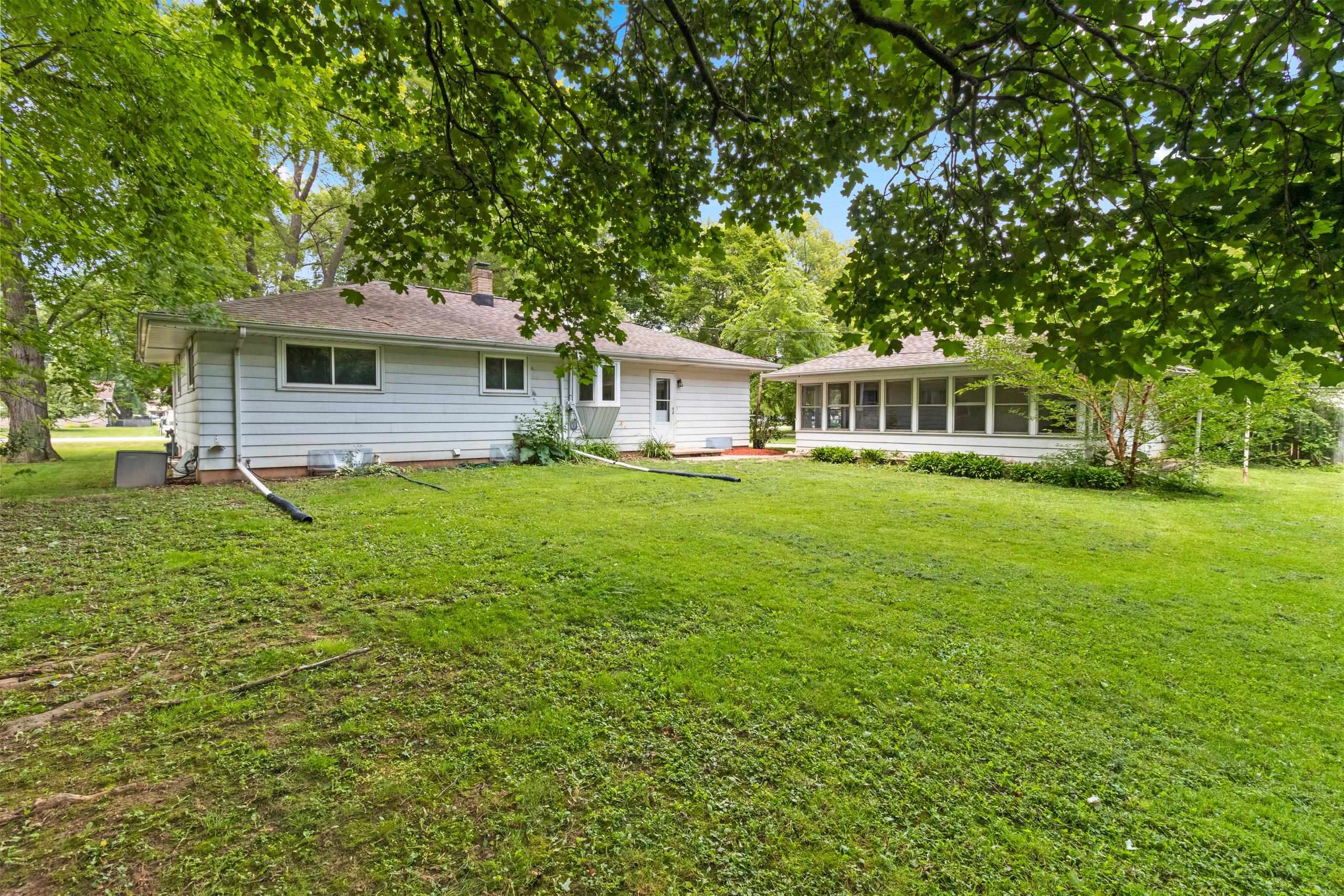 1502 South Van Dyke Road Appleton, WI 54914 - Photo 5 of 53