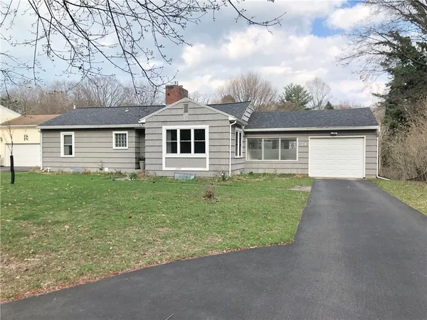 $260,000 | 74 Oakridge Drive, Irondequoit, NY 14617