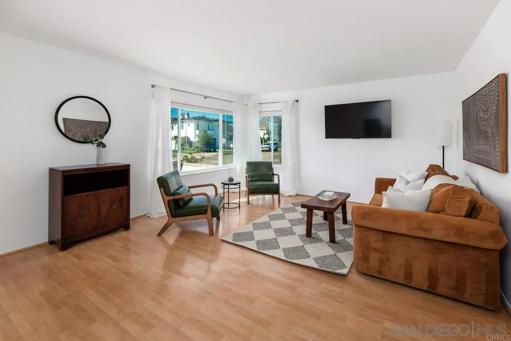 201 4th Street, Unit A Encinitas, CA 92024 - Photo 5 of 19