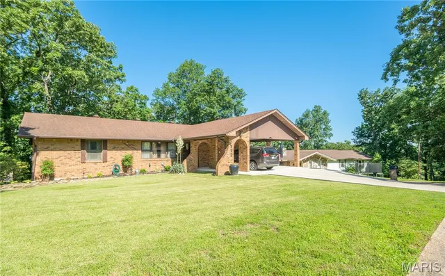 $234,900 | 2855 Lakeside Drive, Poplar Bluff, MO 63901