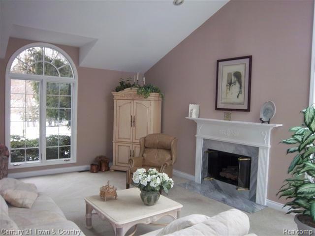 556 Cherry Tree Lane Rochester, MI 48306 - Photo 21 of 25 Living Room another view.JPG