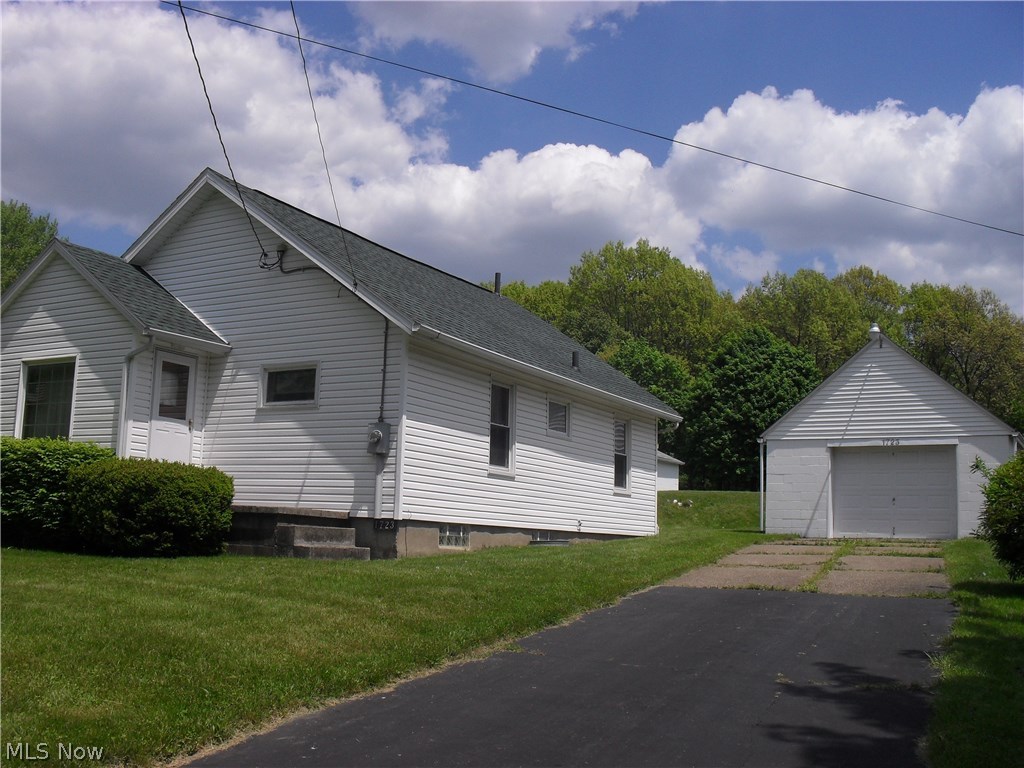 1723 Betz Road Akron, OH 44306 - Photo 2 of 15