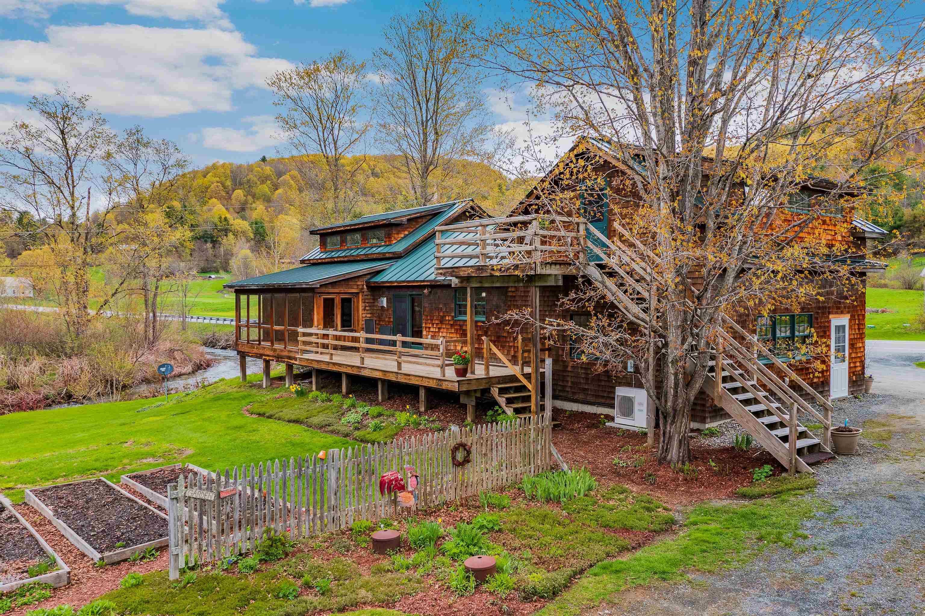 49 Highway 12 Pomfret, VT 05091 - Photo 21 of 36