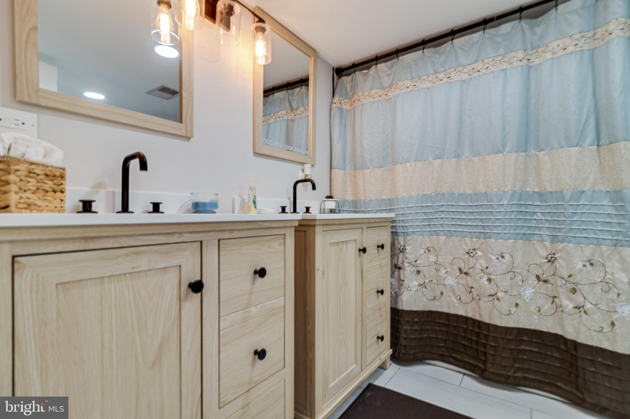 151 Plum Point Road Huntingtown, MD 20639 - Photo 8 of 24 Bath Tub/shower