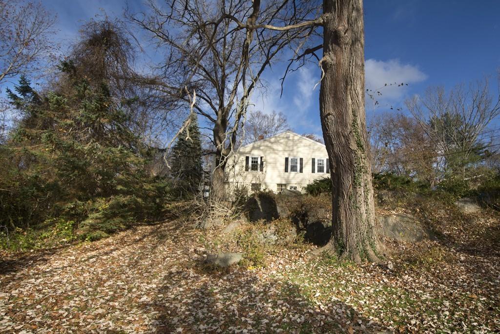 112 Nokomis Road Hingham, MA 02043 - Photo 5 of 30 Gallery Image 5