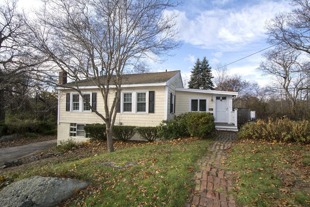 112 Nokomis Road Hingham, MA 02043 - Photo 6 of 30 Gallery Image 6