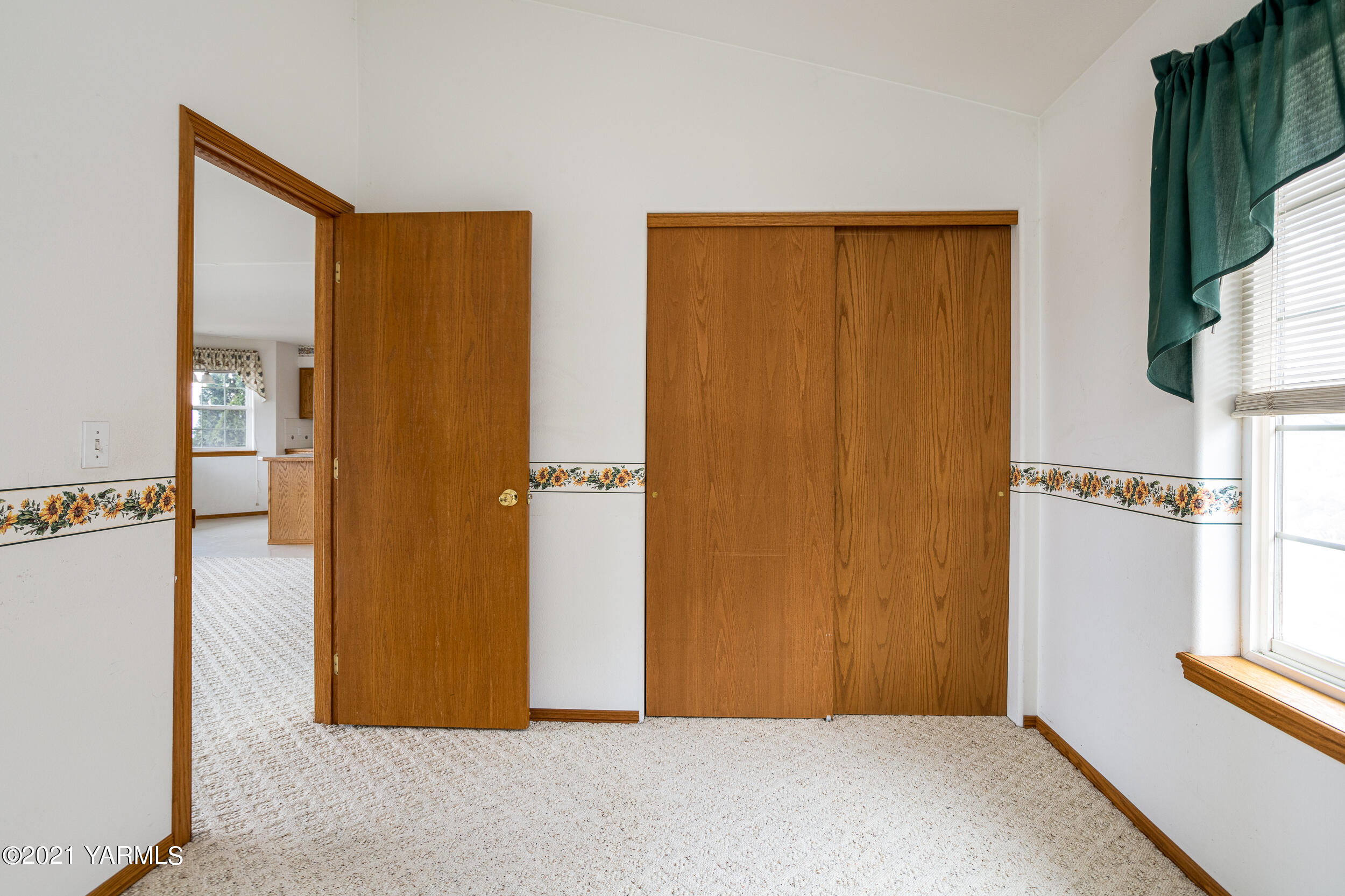 1212 Meadowbrook Road Yakima, WA 98903 - Photo 13 of 36 Main Level BR/Den Office
