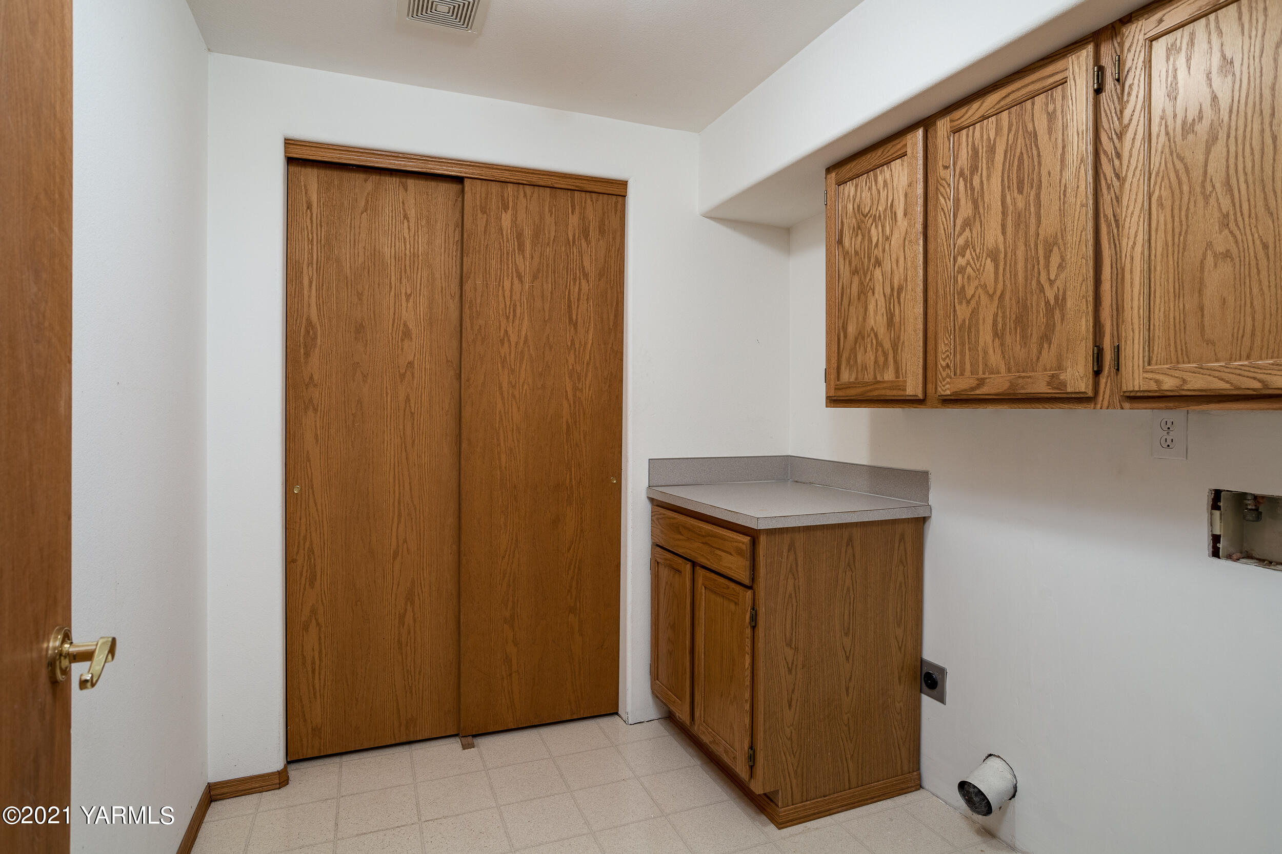 1212 Meadowbrook Road Yakima, WA 98903 - Photo 24 of 36 2nd Laundry Rm