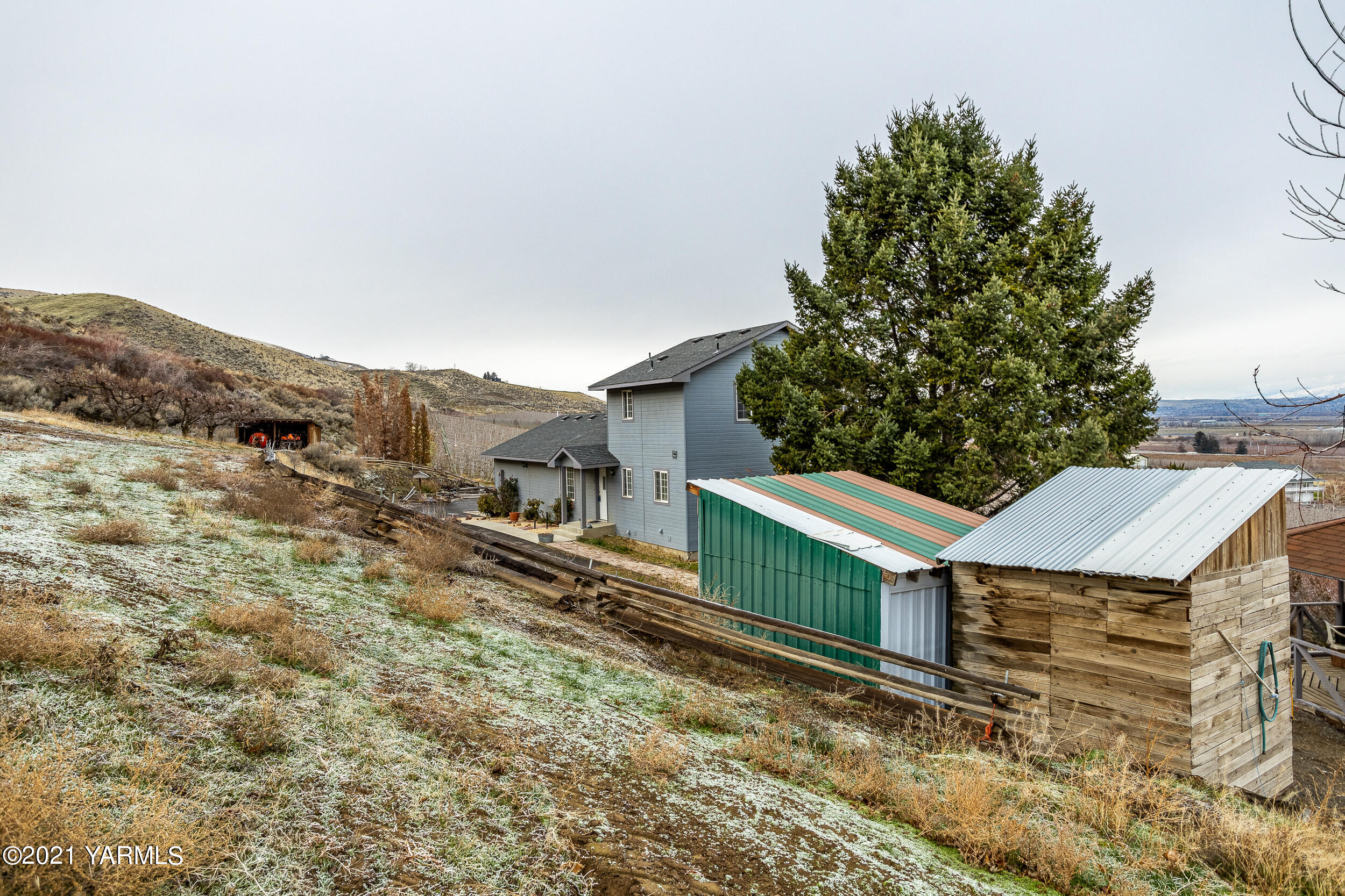 1212 Meadowbrook Road Yakima, WA 98903 - Photo 35 of 36 Back to Back Sheds