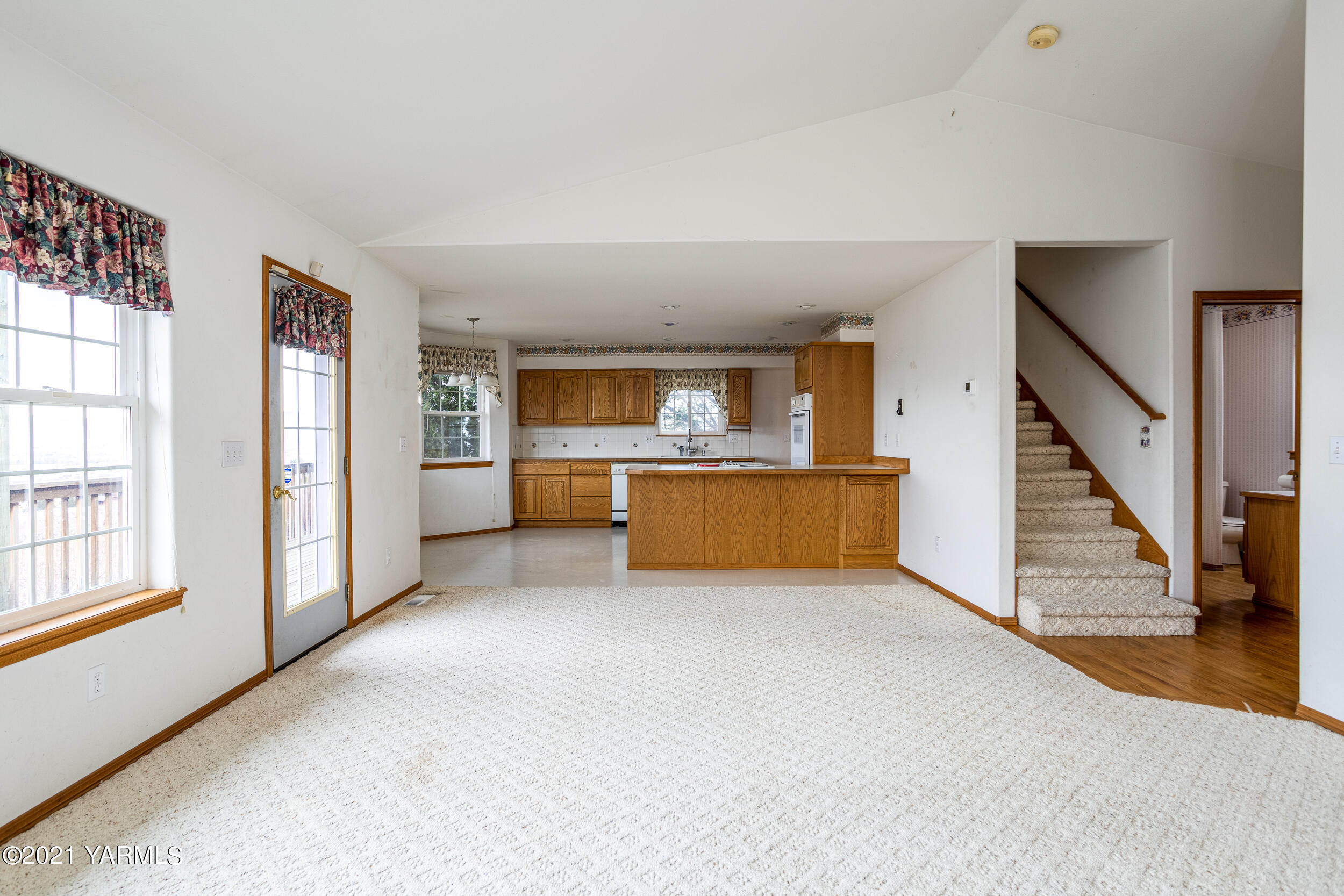 1212 Meadowbrook Road Yakima, WA 98903 - Photo 6 of 36 Kitchen View