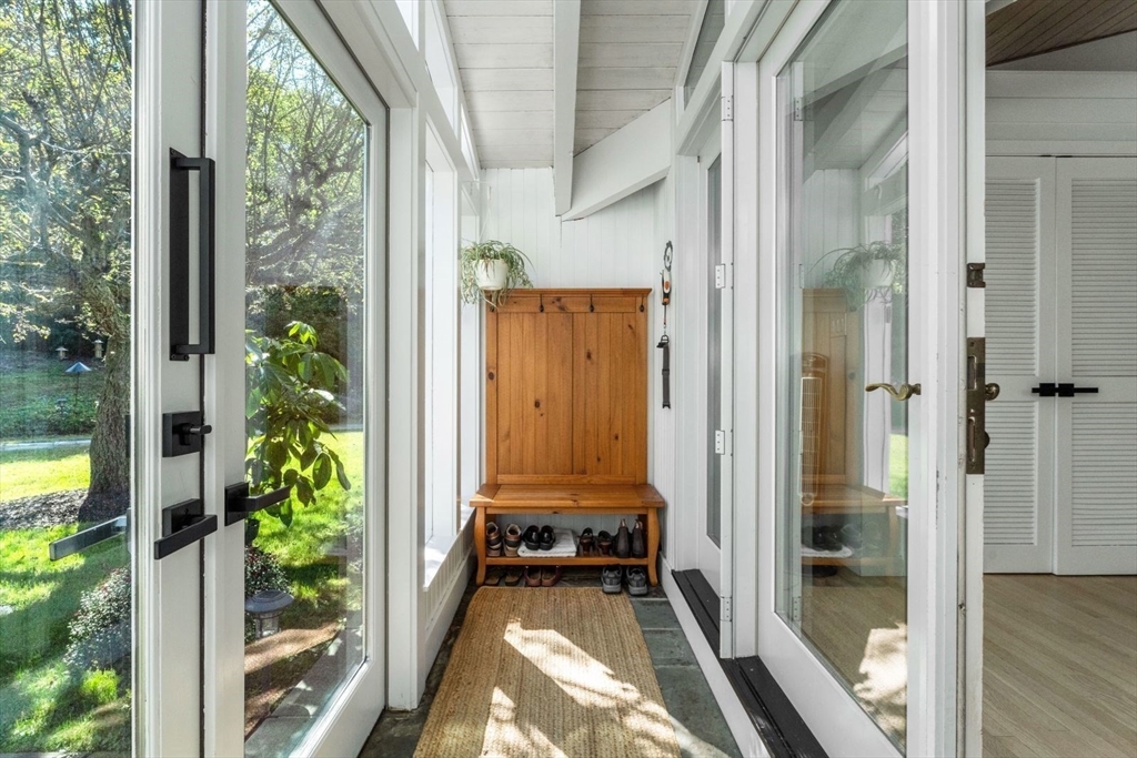 69 Bridge Street Manchester, MA 01944 - Photo 3 of 33 Gallery Image 3