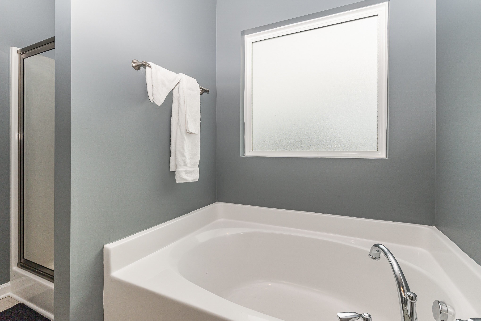 248 Ruby Cate Way Murfreesboro, TN 37128 - Photo 18 of 29 a bathroom with a bathtub