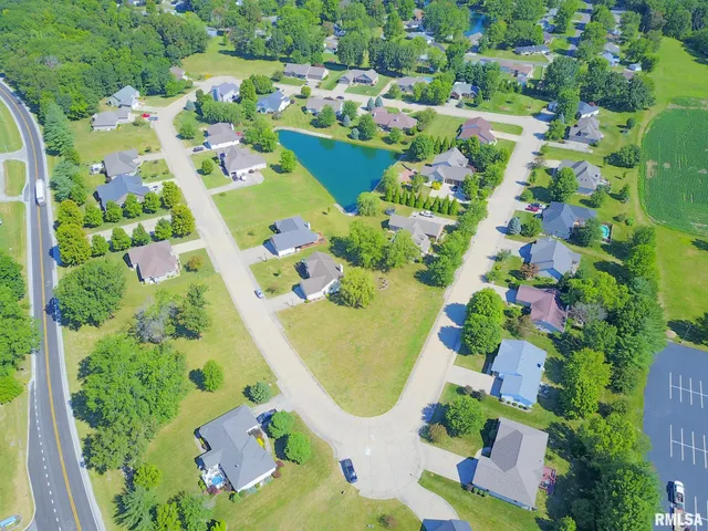 $28,000 | 3 Eastland Court, Carlinville, IL 62626