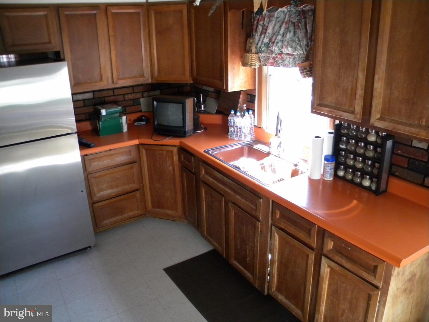 1371 Crown Point Road Westville, NJ 08093 - Photo 5 of 25 Gallery Image 5