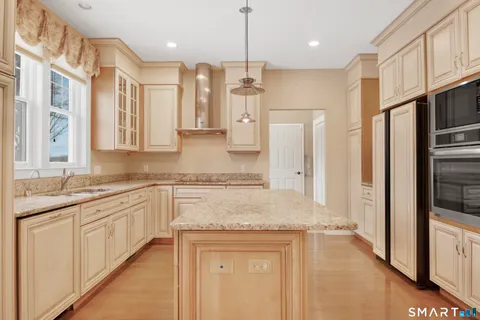 $1,300,000 | 446 Main Street, Unit 9, Old Saybrook, CT 06475