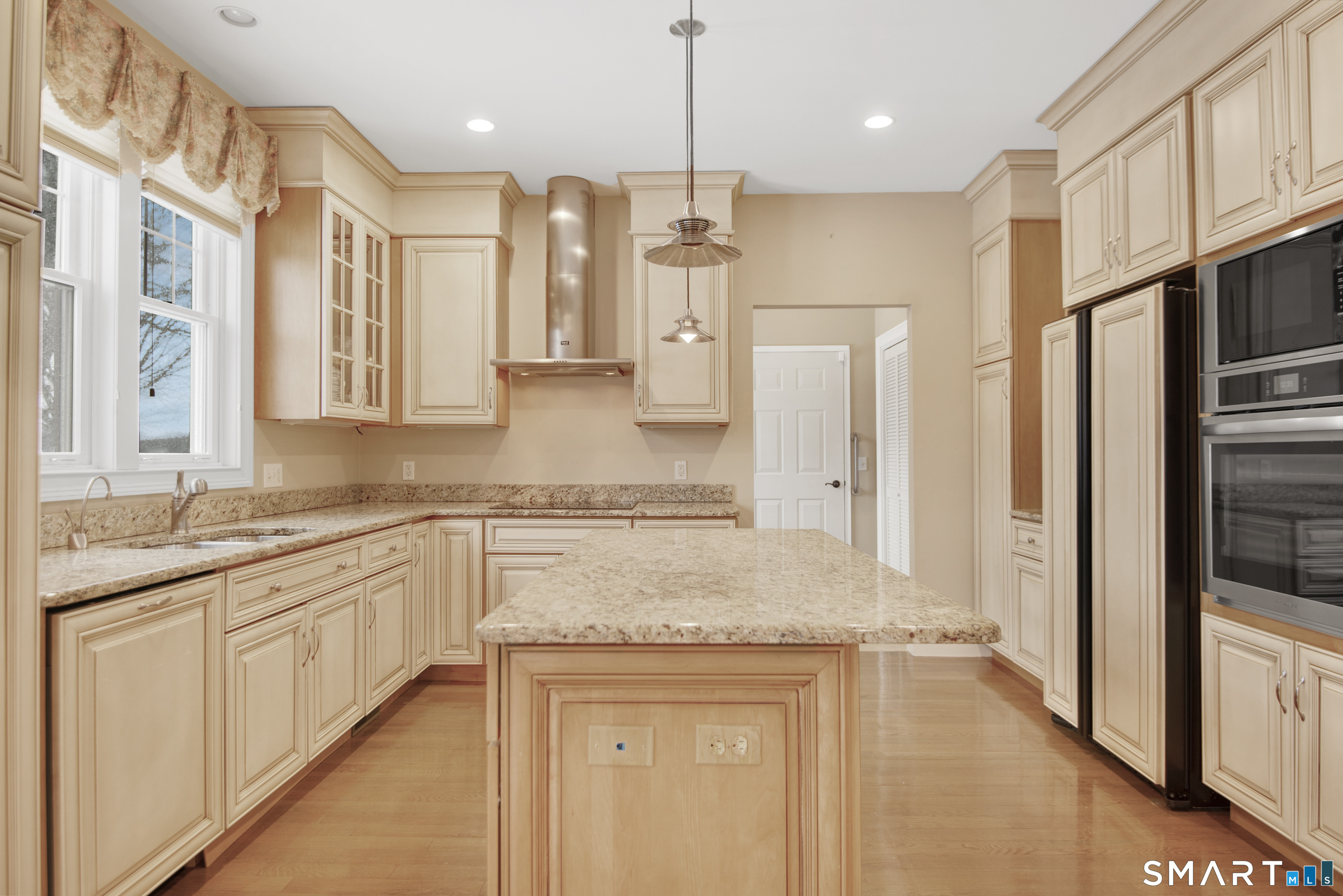 446 Main Street, Unit 9 Old Saybrook, CT 06475 - Photo 27 of 35