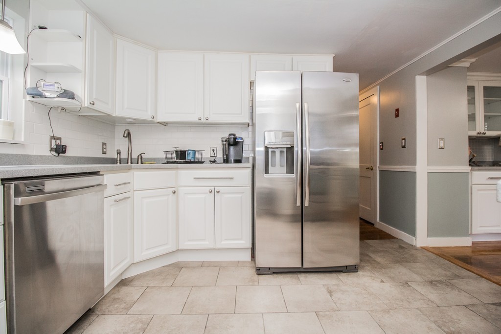 58 Londonderry Road Framingham, MA 01701 - Photo 2 of 26 Gallery Image 2