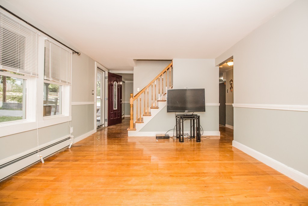 58 Londonderry Road Framingham, MA 01701 - Photo 9 of 26 Gallery Image 9