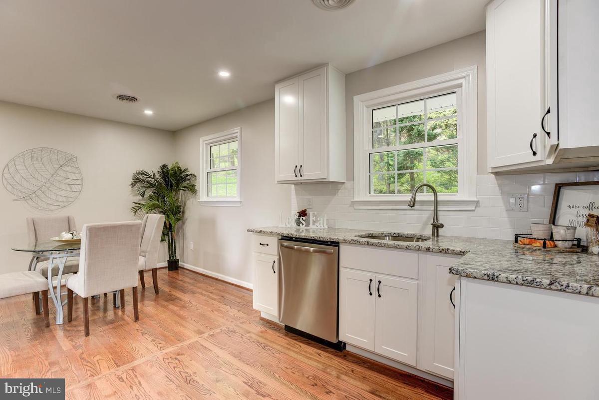 7504 Rockwood Road Frederick, MD 21702 - Photo 21 of 57 Kitchen into Dining Space