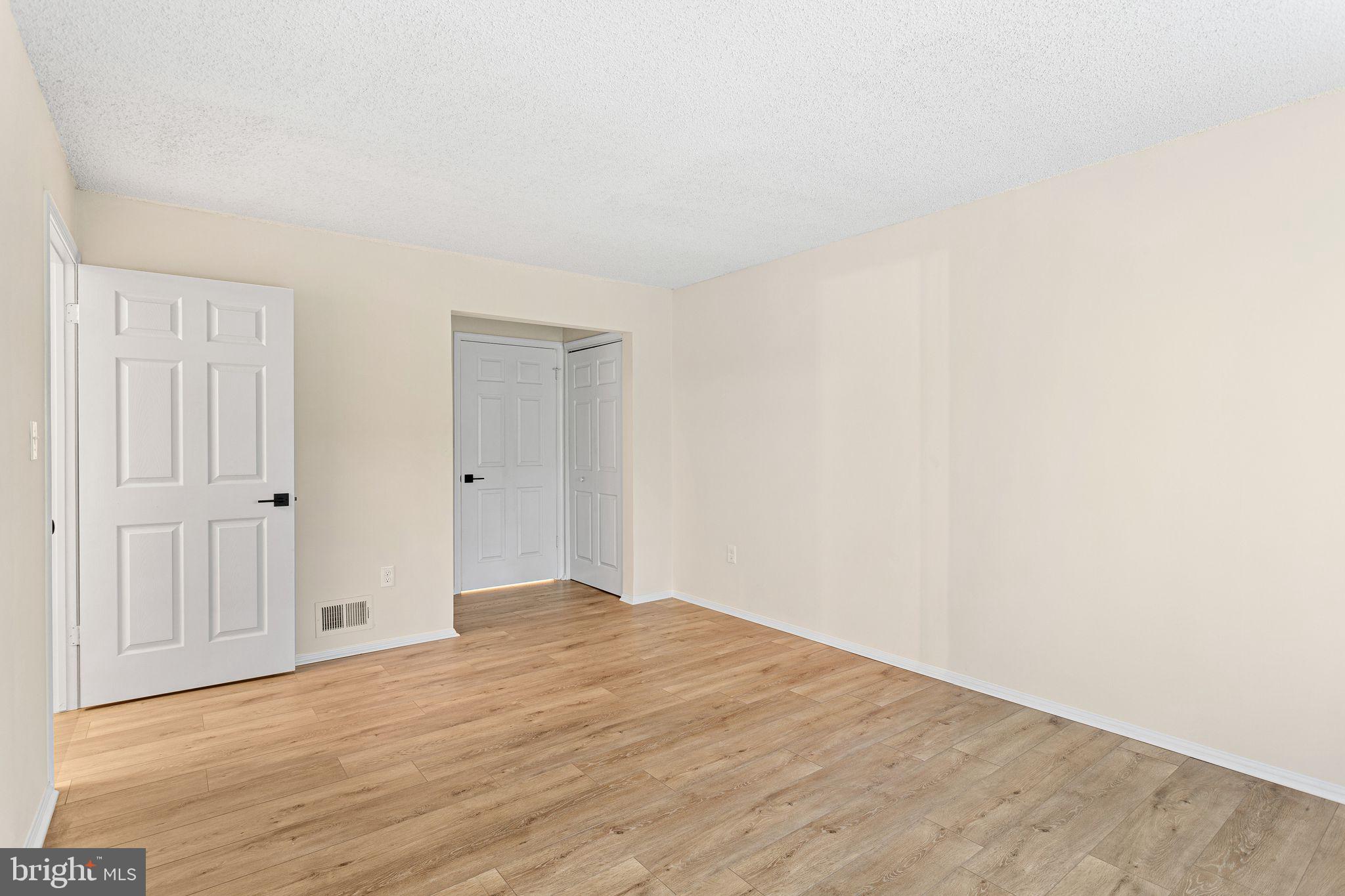77 Cheverny Court Hamilton, NJ 08619 - Photo 17 of 30