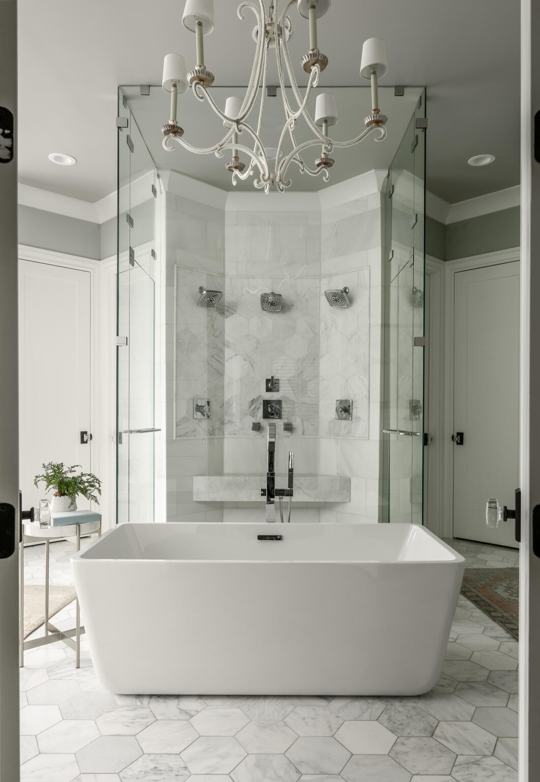 310 Lionheart Court Franklin, TN 37067 - Photo 19 of 67 a bathroom with a tub a sink and mirror