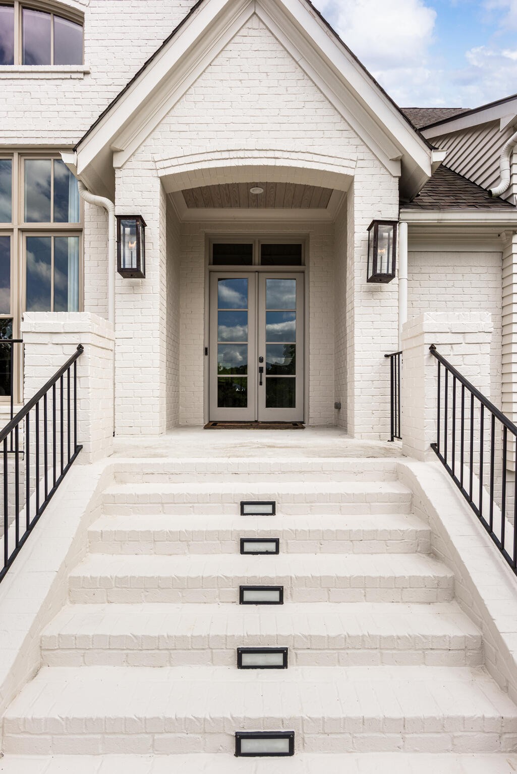 310 Lionheart Court Franklin, TN 37067 - Photo 3 of 67 a view of a building with stairs