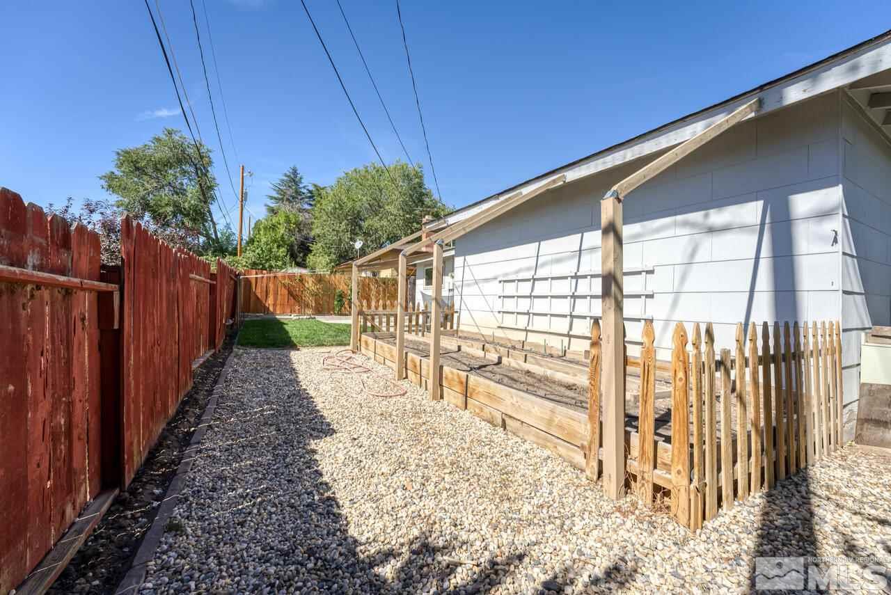 1850 Marlette Avenue Reno, NV 89503 - Photo 21 of 25 a view of a pathway with a backyard