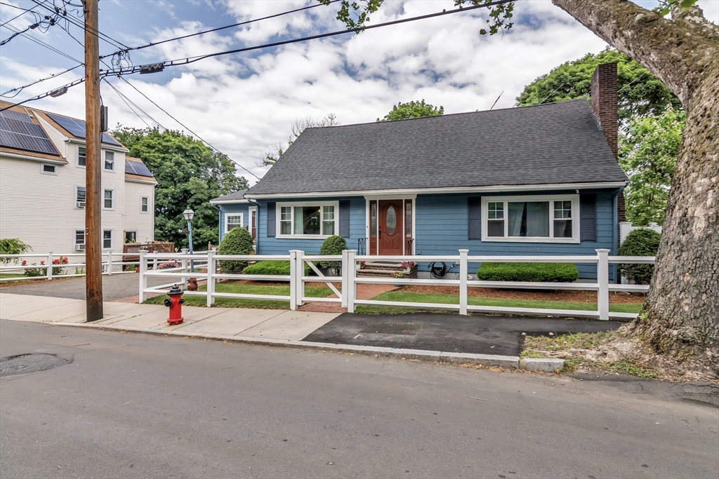 67 Cook Avenue Chelsea, MA 02150 - Photo 4 of 34