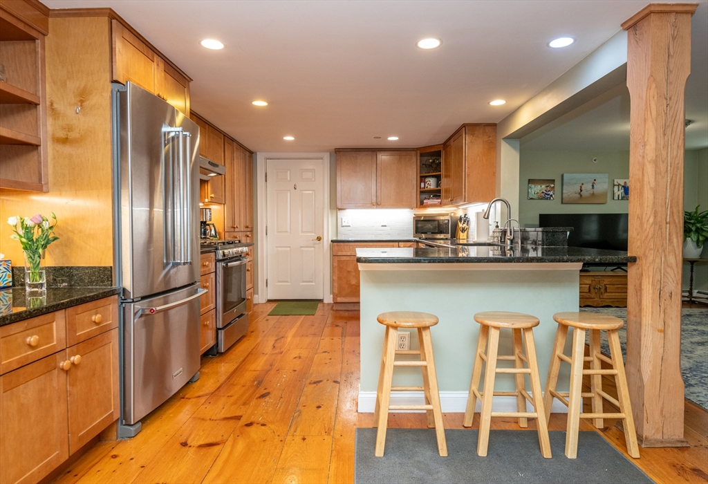 18 County Street, Unit 4 Ipswich, MA 01938 - Photo 14 of 42 Gallery Image 14