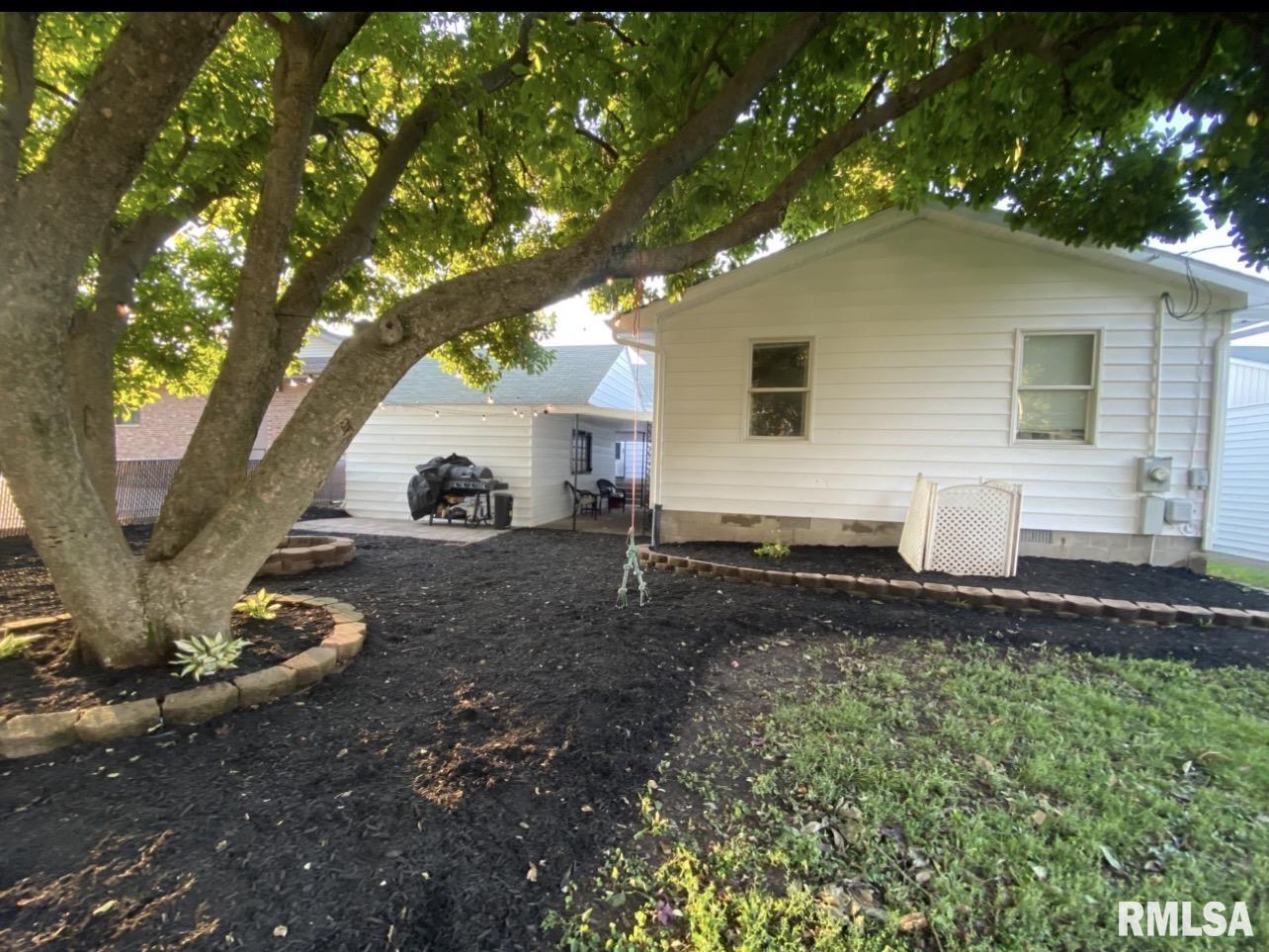 1904 East Sangamon Avenue Springfield, IL 62702 - Photo 3 of 3