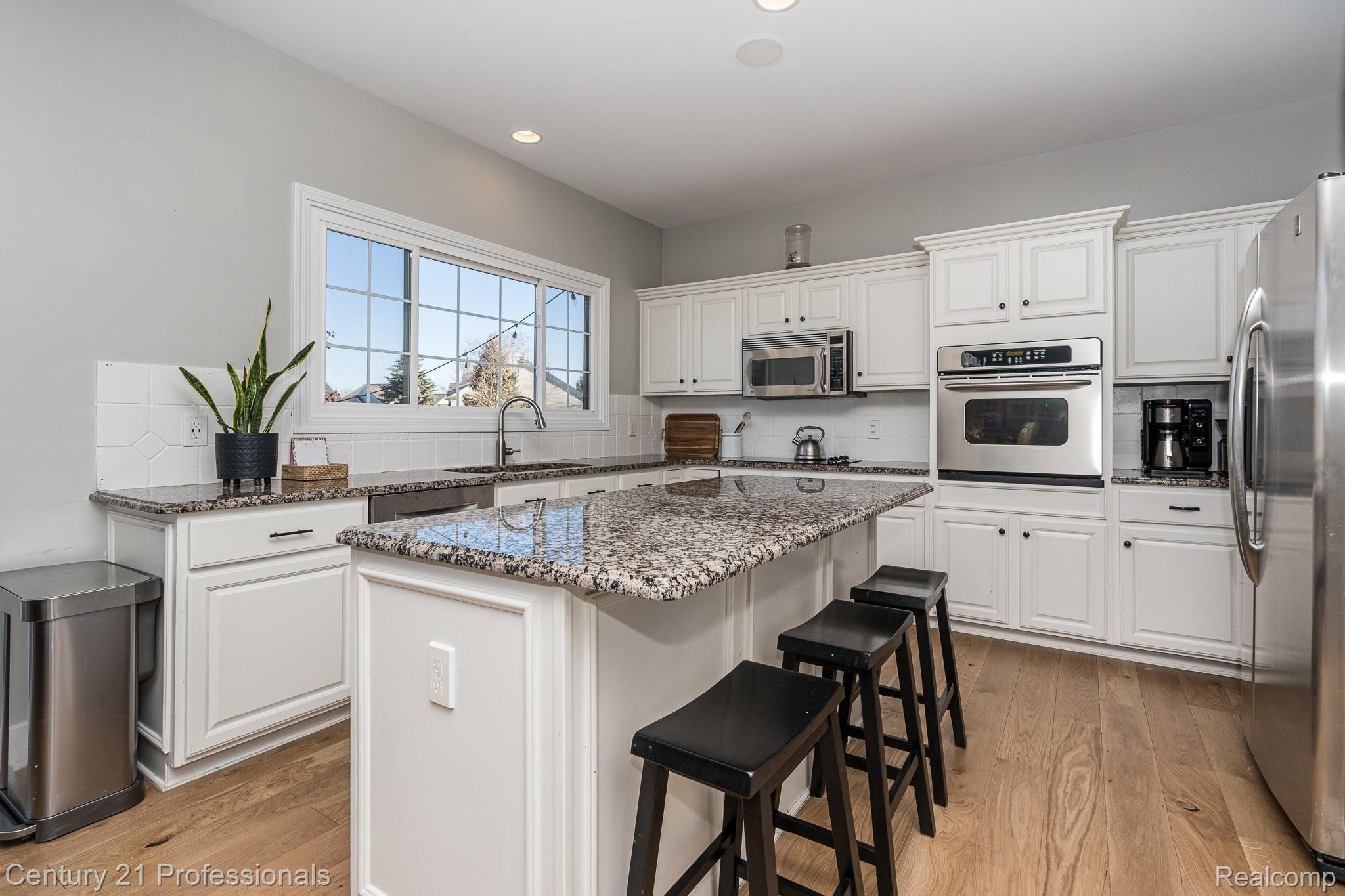 4245 Holly Lane Rochester, MI 48306 - Photo 6 of 48 kitchen 1.jpg