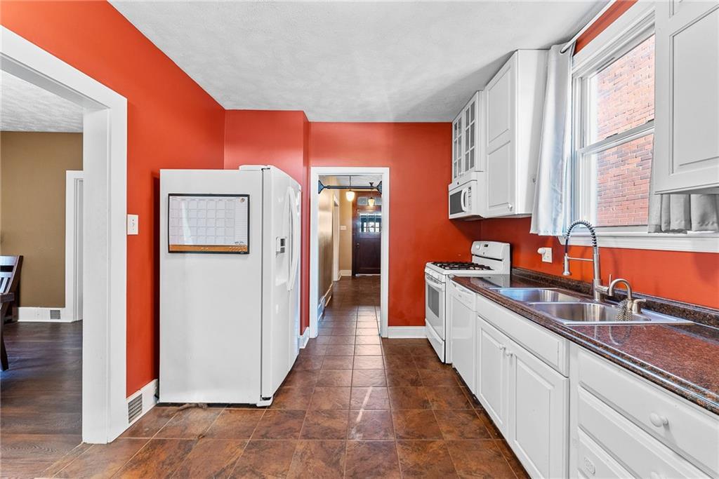 1143 13th Street McKees Rocks, PA 15136 - Photo 17 of 48
