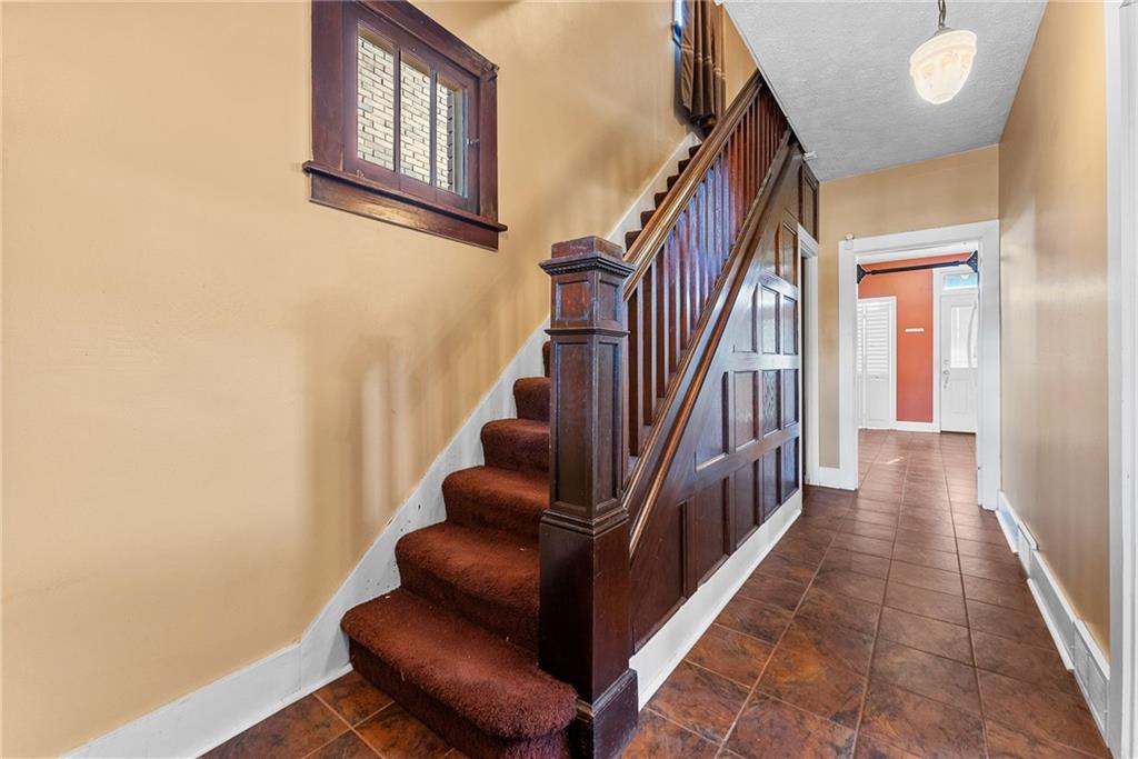 1143 13th Street McKees Rocks, PA 15136 - Photo 5 of 48