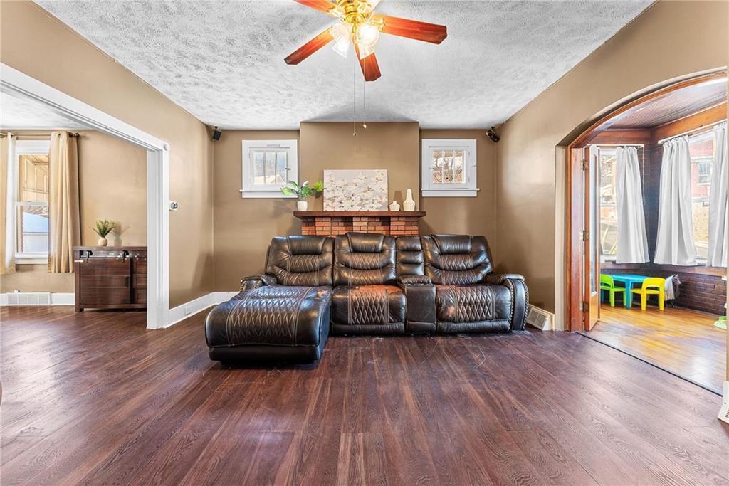 1143 13th Street McKees Rocks, PA 15136 - Photo 8 of 48