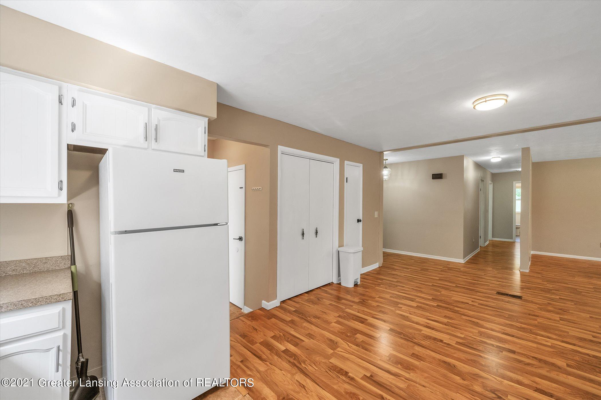 12159 Pine Ridge Drive Perry, MI 48872 - Photo 16 of 40 16-12159-Pine-Ridge-Dr-WindowStill-Real-